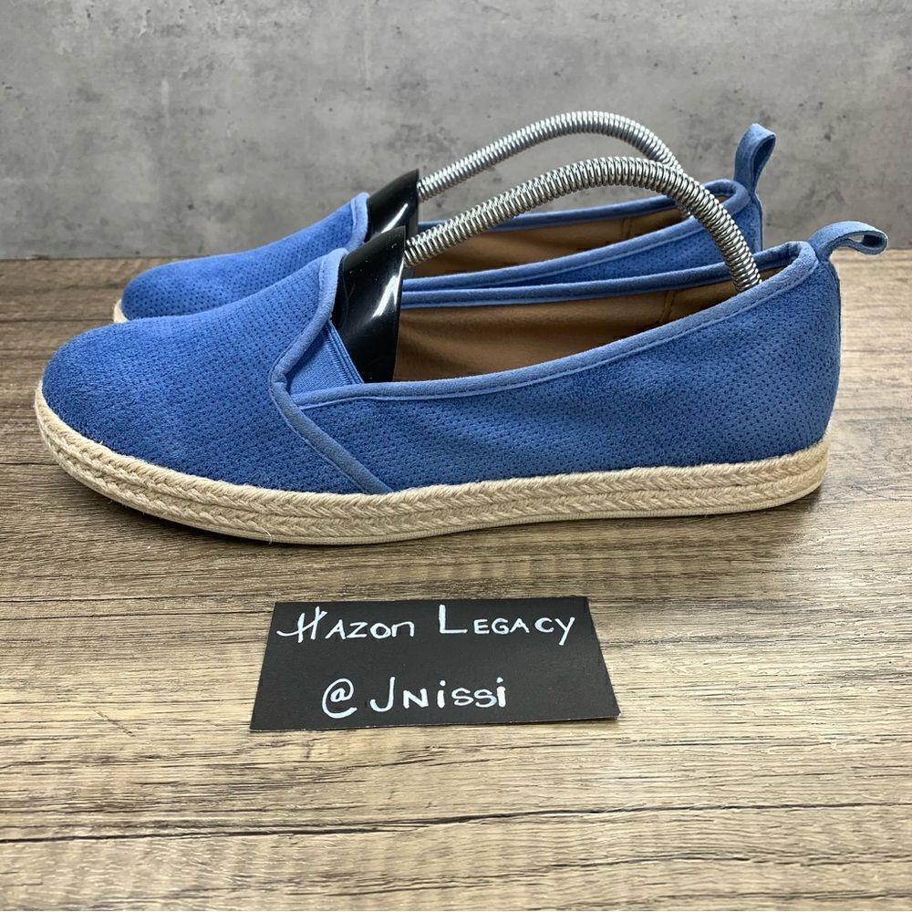 ‎Clarks~Women’s~Soft Cushion Slip On Blue Suede Round Toe Shoes~Size 11M
